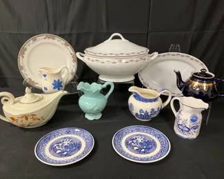 Vintage Pots Pitchers 
