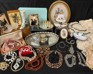 Vintage Vanity Items 