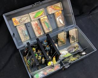 FISHING TACKLE BOX w LURES