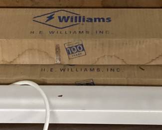 LED CEILING LIGHT FIXTURES, 9 TYPE DE, 4 WILLIAMS LIGHT FIXTURES