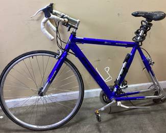 GMC DENALI ROAD BIKE, NEEDS REAR WHEEL