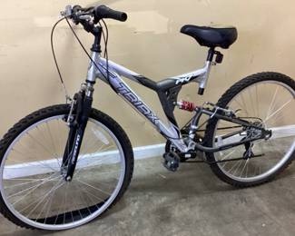 TRIAX PK7 MOUNTAIN BICYCLE