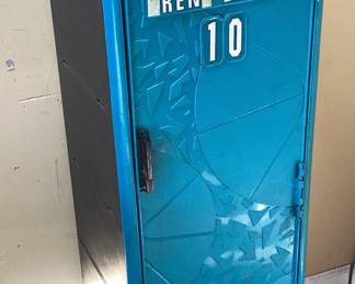 1993 SUNCAST NBA CHARLOTTE HORNETS PLASTIC LOCKER