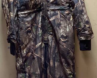 NEW MASTER SPORTSMAN HD CAMO COVERALLS, SIZE L w TAGS, WATERPROOF & WINDPROOF