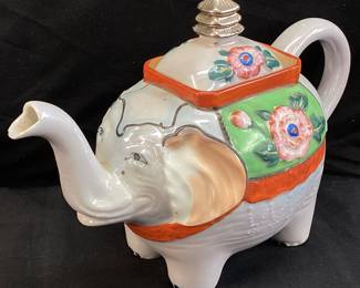1950s HAND PAINTED GOLD CASTLE JAPANESE ELEPHANT TEAPOT 10''W