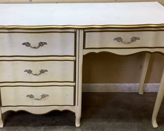 FRENCH PROVINCIAL DESK