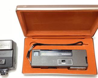 VINTAGE KEYSTONE CAMERA & CANON FLASH