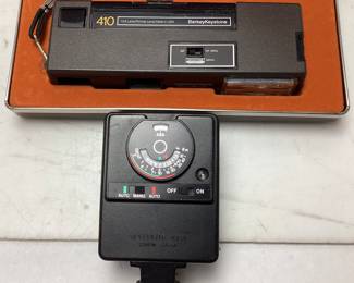 VINTAGE KEYSTONE CAMERA & CANON FLASH