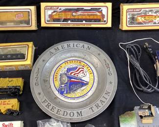 ASSORTED TRAIN COLLECTIBLES, LIFE-LIKE OSCAR MAYER, CHEESIE SYSTEM, B&O TRAINS IN THE BOX, TRACKS, 1976 AMERICAN FREEDOM TRAIN COMMEMORATIVE PLATE, TRACK EXPANSION SET NIB