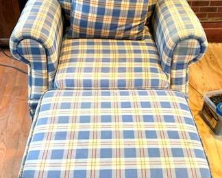 137 - Hickory Hill Chair & Ottoman Chair - 40" x 39" x 30" Ottoman - 18" x 21" x 20"