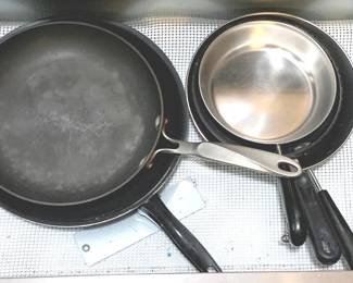 38 - Drawer Lot of Frying Pans