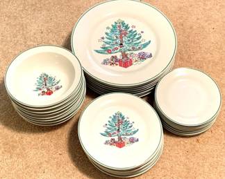 92 - 36 Piece Christmas Dishes