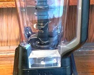 55 - Ninja Blender / Smoothie Maker - 18" x 7" x 7"