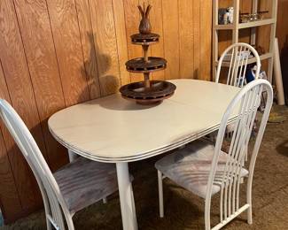 Dining table/chairs