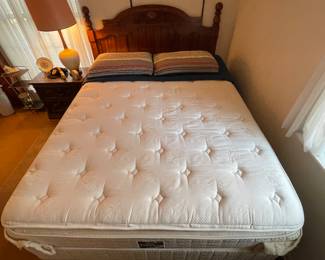 Queen size mattress/boxsprings