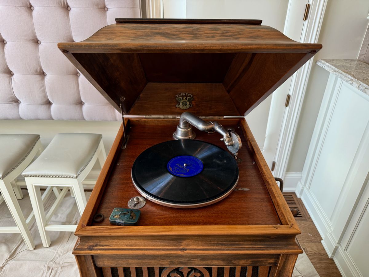 Antique Oak Phonograph by Superior Phonograph Co.