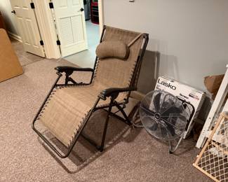outdoor lawn chair