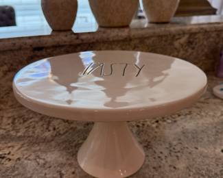 Rae Dunn cake/dessert stand