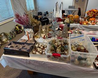 Holiday decor; ornaments