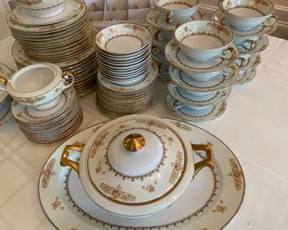 Set of Meito China made in Japan; hand painted 'Hastings'
