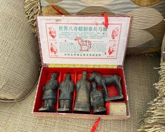 Vintage Terracotta of Qin Dynasty Emperor Shi Warrior Army Statues with Box