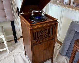 Antique Oak Phonograph by Superior Phonograph Co.