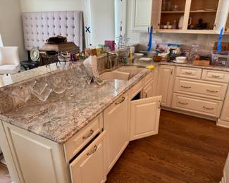 assorted kitchen wares