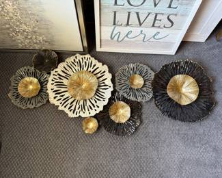 Metal floral sculpture