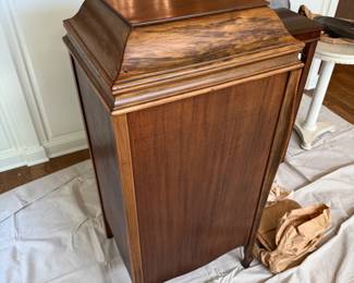 Antique Oak Phonograph by Superior Phonograph Co.