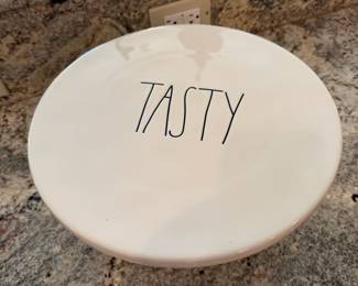Rae Dunn cake/dessert stand