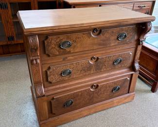 Victorian style walnut/burled wood 3-drawer dresser