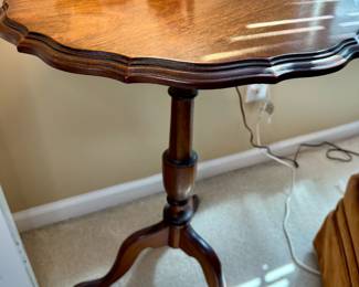 Vintage round accent table