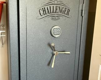Challenger gun safe