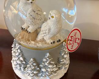 Snow Owl musical snow globe