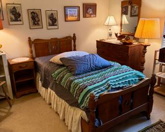 twin bed (2 matching available)