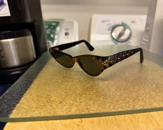 Vintage 1950s style sunglasses