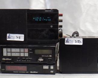 LOT OF 5 ELECTRONICS INCLUDING PROTON 320 CLOCK RADIOS, YAMAHA TSS-1, QUASAR VA556YE VHS WITH SYNTEHSIZER TUNER, 
