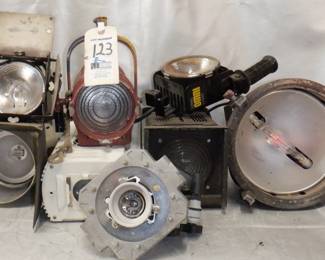 BOX LIGHTING INCLUDING MOLE-RICHARDSON, SMITH VICTOR, LOWEL OMNI