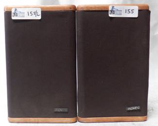 LOT OF 2 ADVENT MINI SPEAKERS 