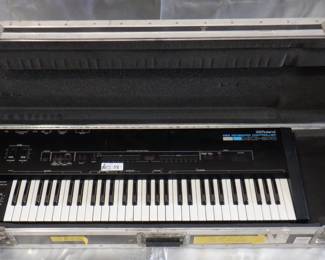 ROLAND MKB-200 MIDI KEYBOARD CONTROLLER IN ROAD CASE 