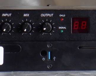 LOT OF 2 ELECTRONICS INCLUDING ALESIS MIDI VERB 11, SONNET RACKMAC MINI	