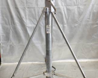 MATTHEWS TRIPOD 670-1-2