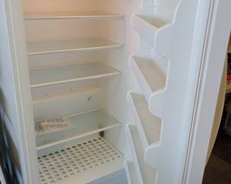 large Kenmore refrigerator / not a freezer 
