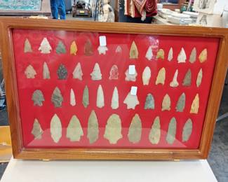 3 of these with white stickers approx. 6000 years old.  Authentic Native American arrowhead collection, these authenticated by an authentic appraiser and verified for authenticity. very nice collection. 