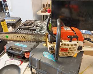 Stihl wood boss 028av chainsaw with case 