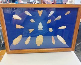 Authentic Native American arrowhead collection, these authenticated by an authentic appraiser and verified for authenticity. very nice collection 