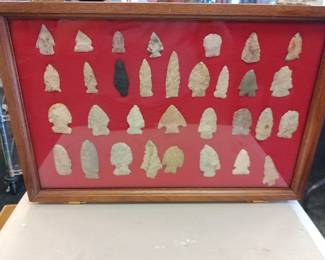 Authentic Native American arrowhead collection, these authenticated by an authentic appraiser and verified for authenticity. very nice collection 