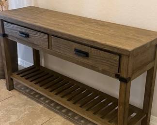 Kincaid Foundry Entry Table
