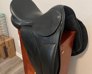County Horse Saddle (Custom 15.5' high)