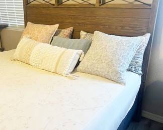 Kincaid King-Size Bed / Bella Organic Mattress